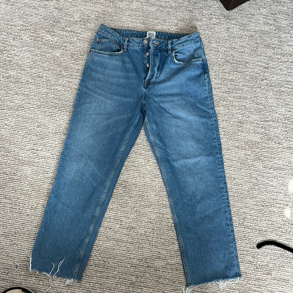 BDG Women’s light wash straight leg jeans